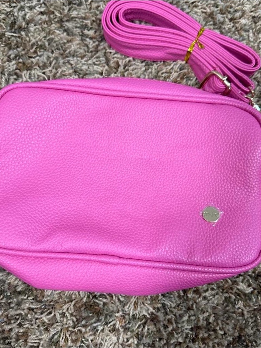 Modern Chic Women's Pink Crossbody Bag - Sleek Pebbled Design New Going out